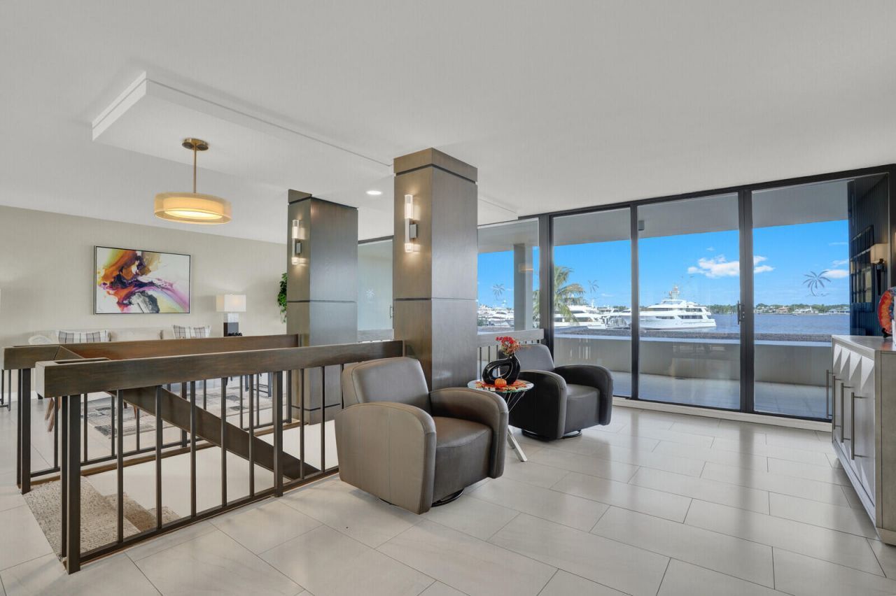 130 Lakeshore Drive, Unit 821, North Palm Beach, FL 33408 Photo