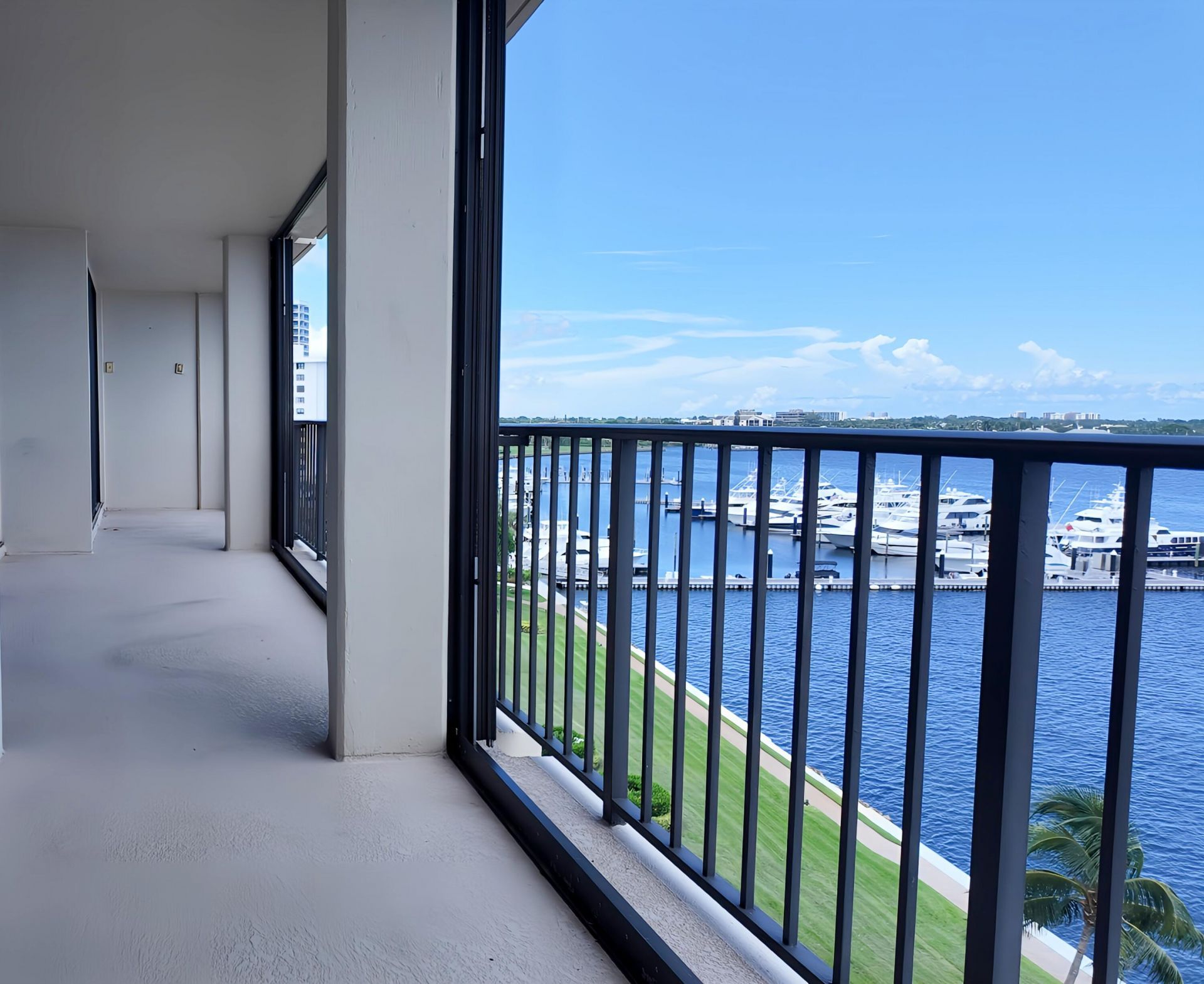 130 Lakeshore Drive, Unit 821, North Palm Beach, FL 33408 Photo