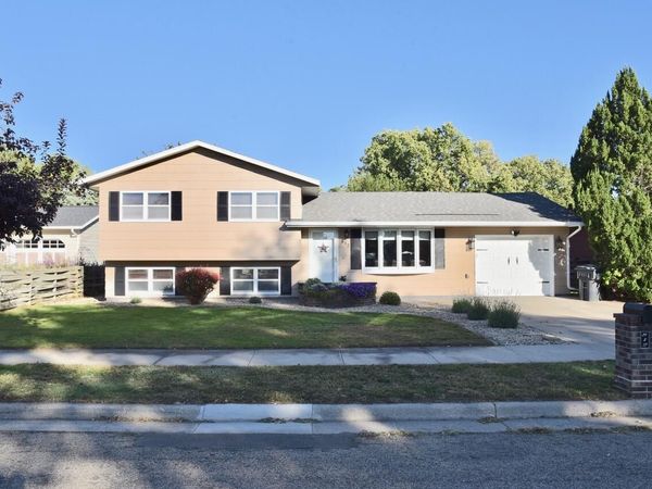 812 Mellette Avenue, Pierre, SD 57501