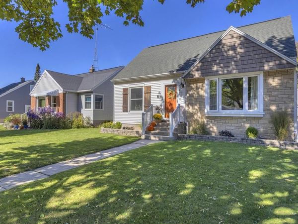 377 E 10th STREET, Fond Du Lac, WI 54935