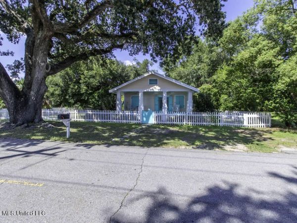 1085 Township Road, Gulfport, MS 39507