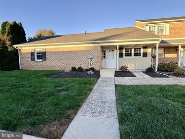 49 FAIR ISLE CIRCLE, CHALFONT, PA 18914