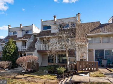 1043 WARWICK COURT, STERLING, VA 20164