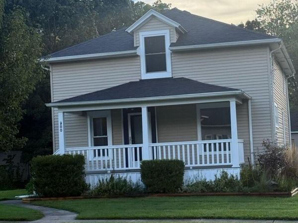 300 N Clinton Street, Grand Ledge, MI 48837