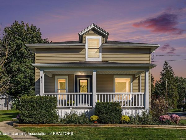 300 N Clinton Street, Grand Ledge, MI 48837