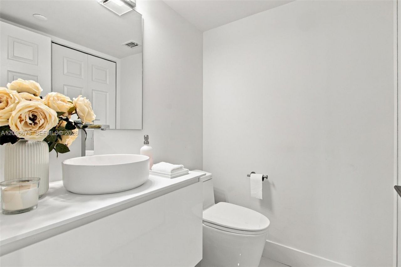 19101 NE 36th Ct, Unit 2811, Aventura, FL 33180 Photo