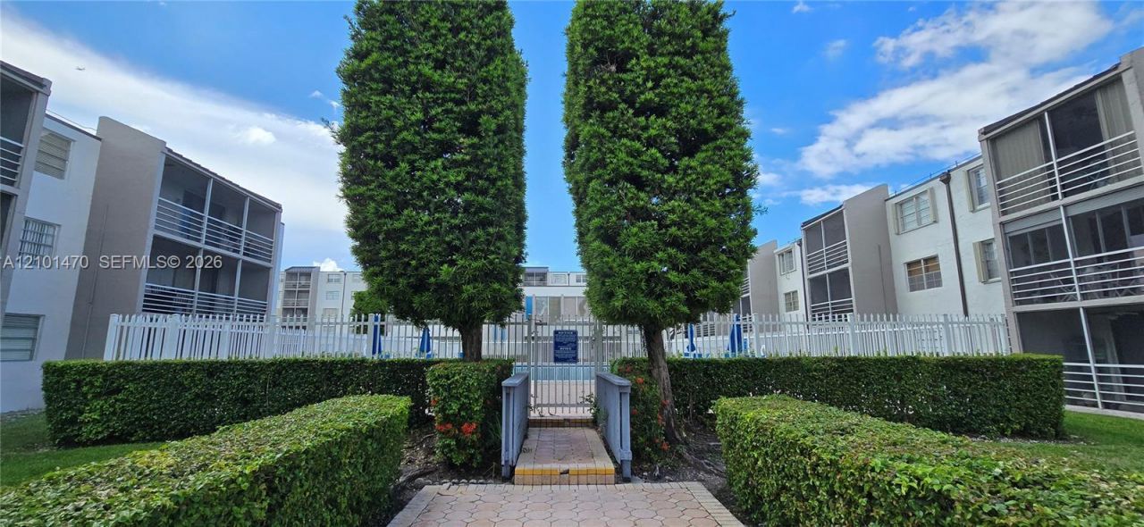 14165 SW 87th St , Unit D501, Miami, FL 33183 Photo