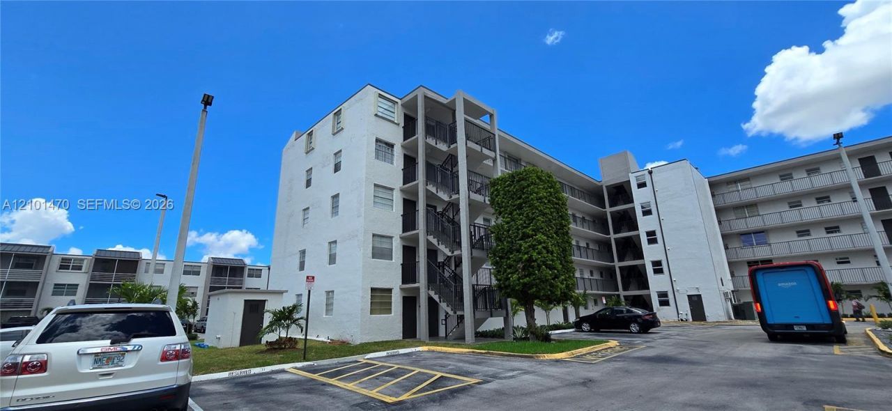 14165 SW 87th St , Unit D501, Miami, FL 33183 Photo