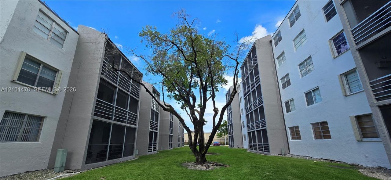 14165 SW 87th St , Unit D501, Miami, FL 33183 Photo