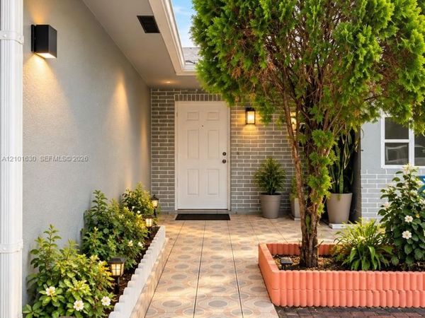 8730 Taft St , Pembroke Pines, FL 33024