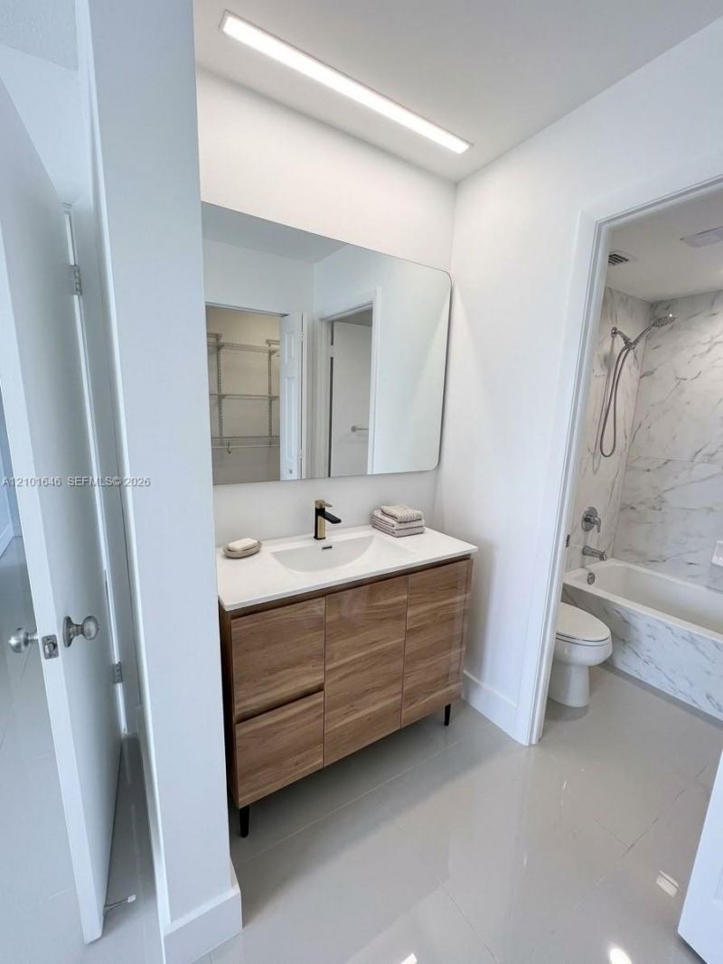 1200 NE Miami Gardens Dr, Unit 214W, North Miami, FL 33179 Photo