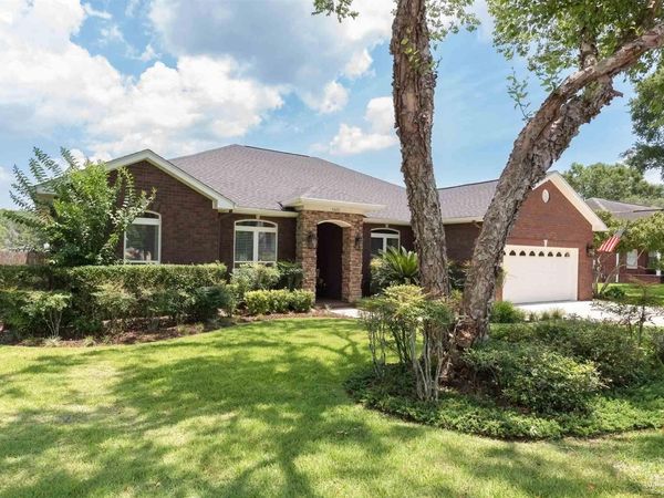 5070 High Pointe Dr, Pensacola, FL 32505