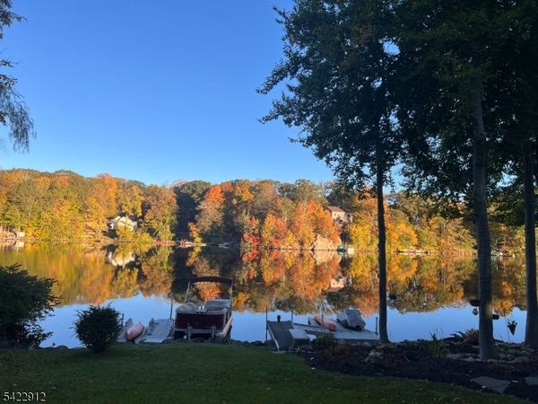 173 Point Breeze Dr, West Milford, NJ 07421