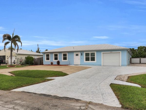 2849 SE NANCE Street, Port St. Lucie, FL 34984