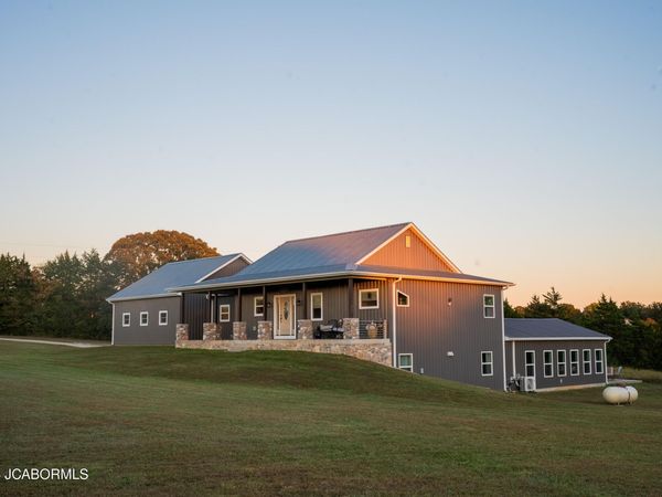 367 HIGHWAY MM, Eldon, MO 65026