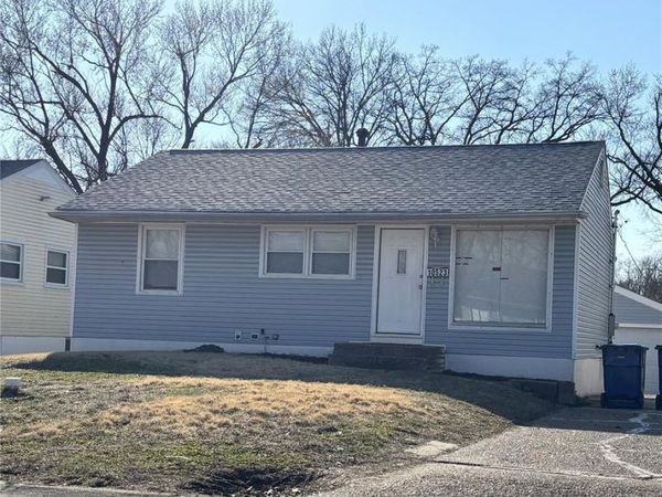 10523 Prestwick Drive , St Louis, MO 63137