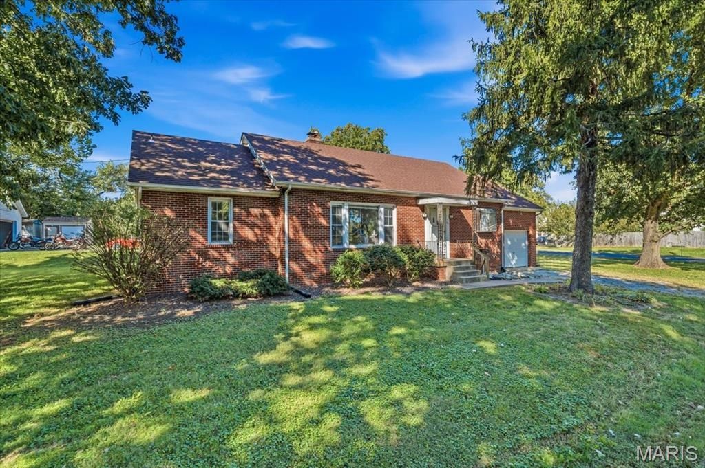 1911 Foster Drive, Belleville, IL 62226 Main Photo