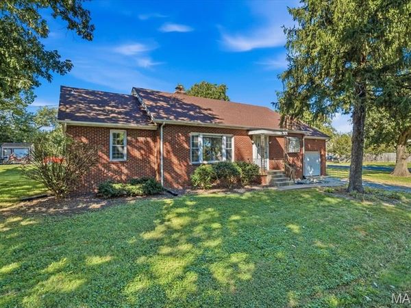 1911 Foster Drive, Belleville, IL 62226