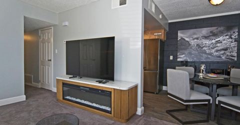 140 Griswold Way, Unit A, Reno, NV 89503 Photo