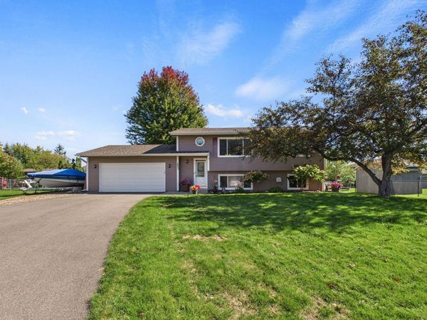 1823 Houle Circle, Hugo, MN 55038