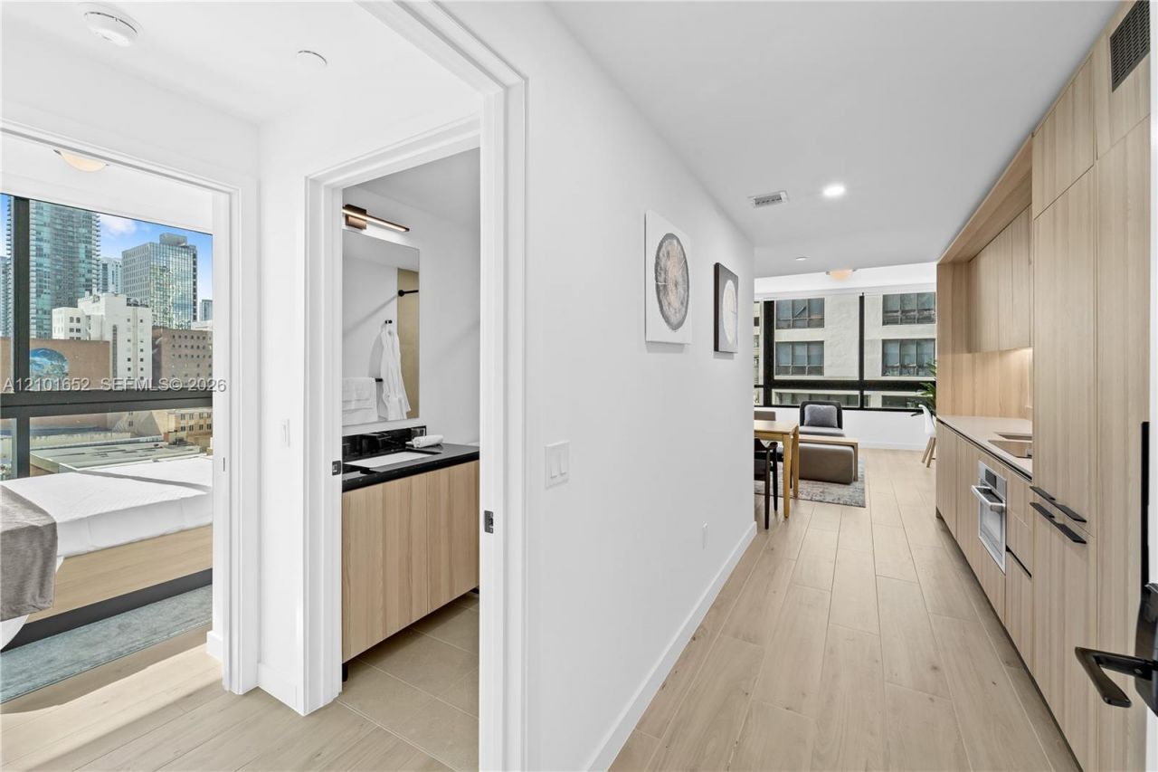 225 N Miami Ave , Unit 912, Miami, FL 33128 Photo