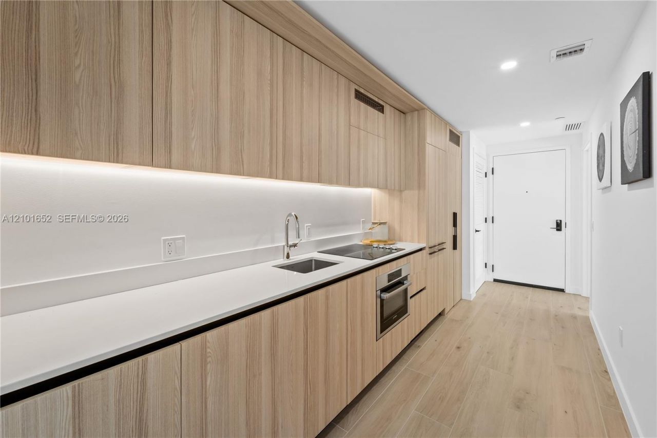 225 N Miami Ave , Unit 912, Miami, FL 33128 Photo