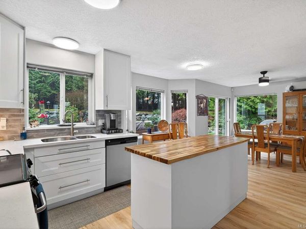 1136 Corcan Rd , Qualicum Beach, BC V9K 2R6