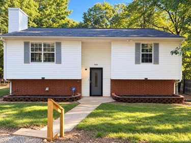 500 Jefferson Manor Drive, Forest, VA 24551