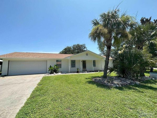 1406 Rancho Villa Dr, Gulf Breeze, FL 32563