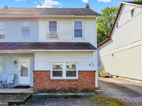 134 E PENN AVENUE , ALBURTIS, PA 18011