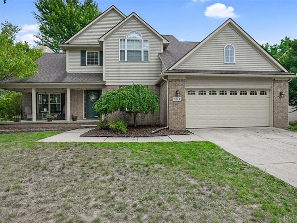 1013 Oak Cluster Drive, Howell, Mi 48855