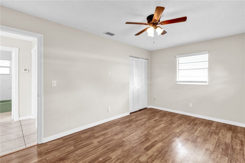 425 Easy Street , Sebastian, FL 32958 Photo