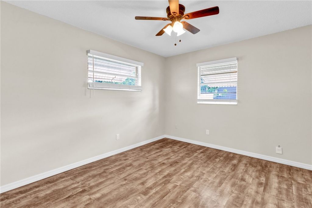 425 Easy Street , Sebastian, FL 32958 Photo