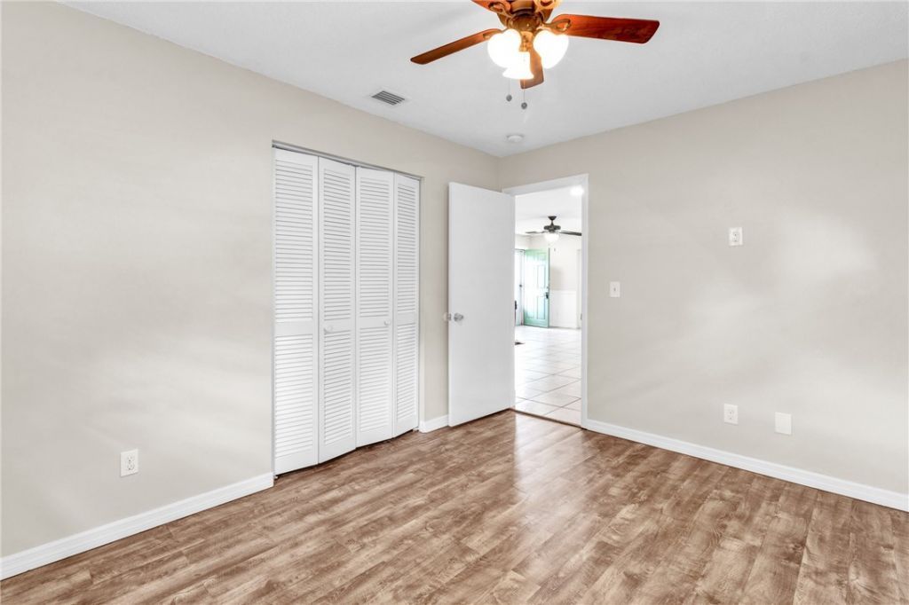 425 Easy Street , Sebastian, FL 32958 Photo