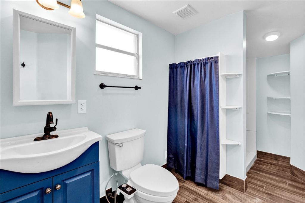 425 Easy Street , Sebastian, FL 32958 Photo