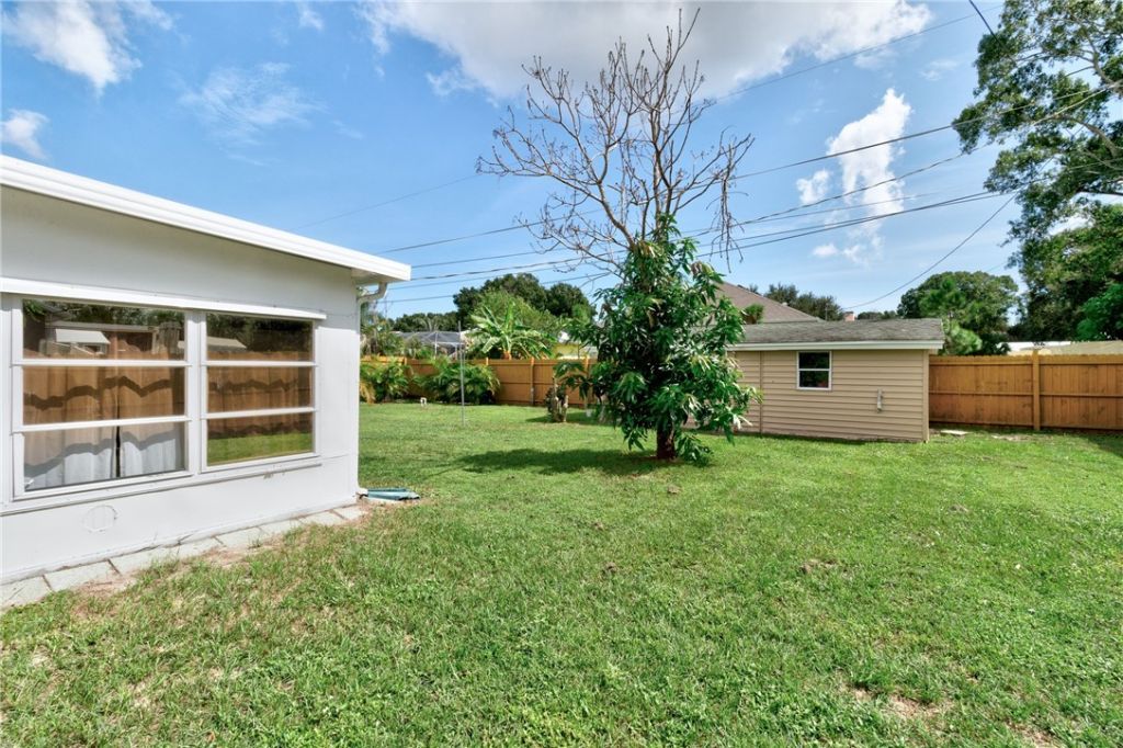 425 Easy Street , Sebastian, FL 32958 Photo