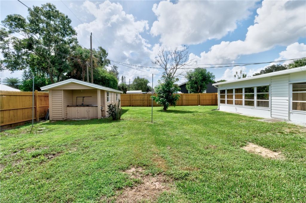 425 Easy Street , Sebastian, FL 32958 Photo