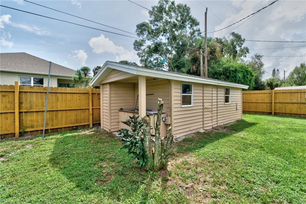 425 Easy Street , Sebastian, FL 32958 Photo
