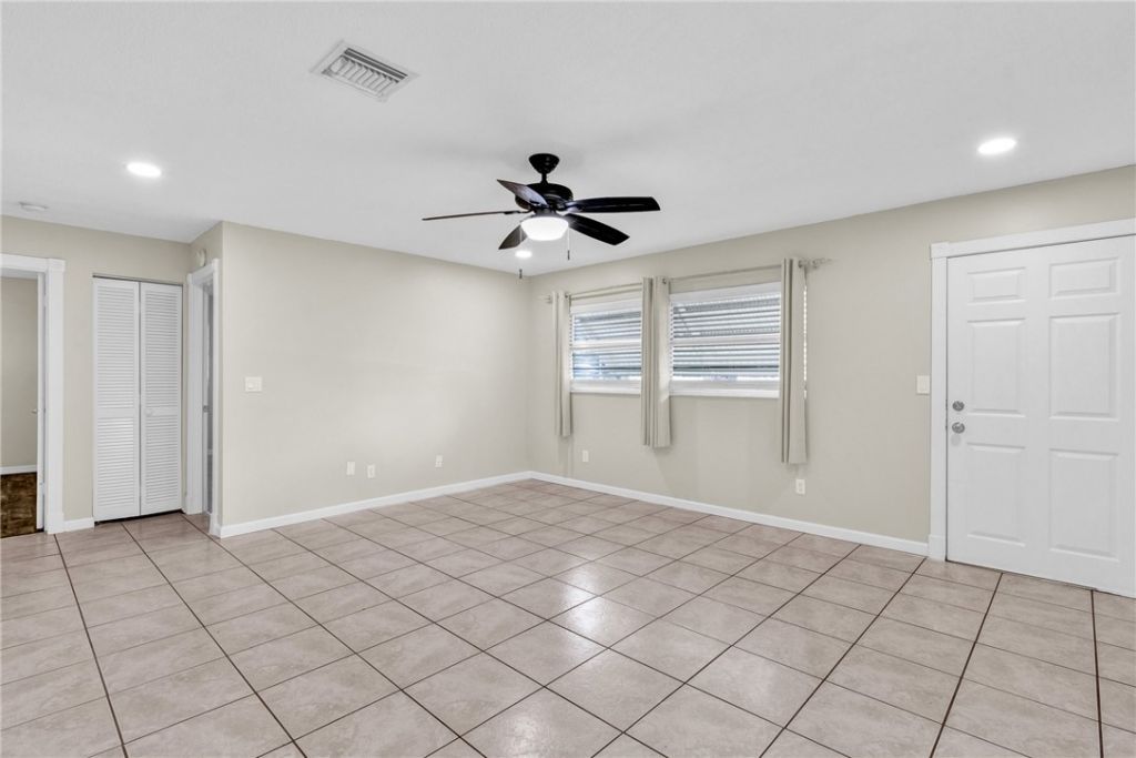 425 Easy Street , Sebastian, FL 32958 Photo
