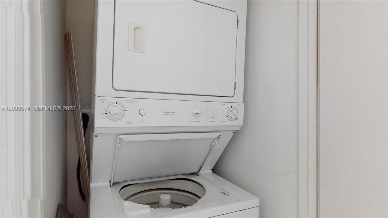 500 Brickell Ave , Unit 3405, Miami, FL 33131 Photo