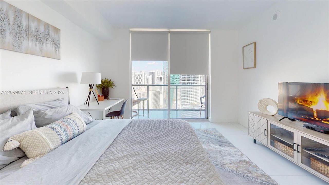 500 Brickell Ave , Unit 3405, Miami, FL 33131 Photo