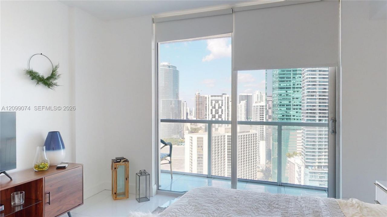 500 Brickell Ave , Unit 3405, Miami, FL 33131 Photo
