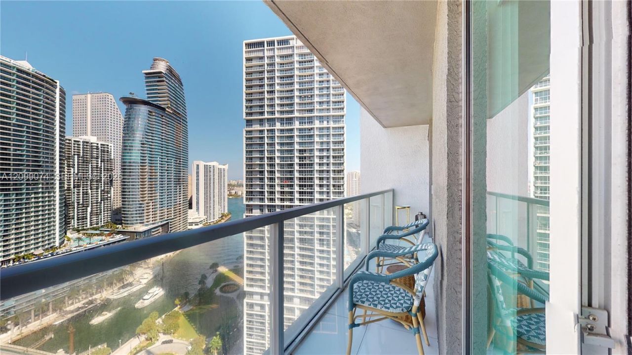 500 Brickell Ave , Unit 3405, Miami, FL 33131 Photo