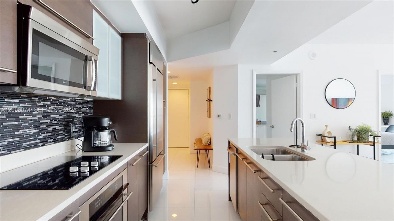 500 Brickell Ave , Unit 3405, Miami, FL 33131 Photo