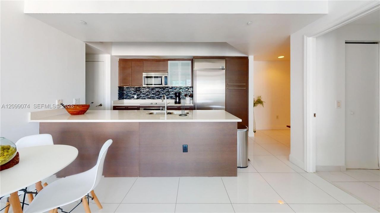 500 Brickell Ave , Unit 3405, Miami, FL 33131 Photo
