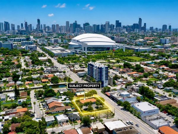 1831 NW 7th St , Miami, FL 33125