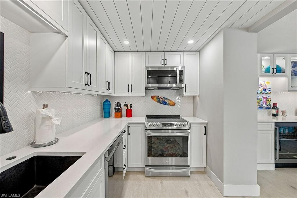 3443 Gulf Shore Blvd N, Unit 515, Naples, FL 34103 Photo