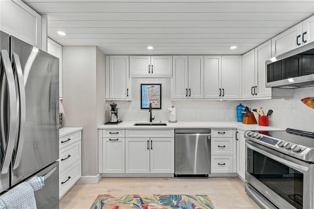 3443 Gulf Shore Blvd N, Unit 515, Naples, FL 34103 Photo