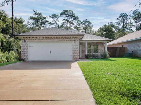 3030 N 38th Ave, Milton, FL 32583