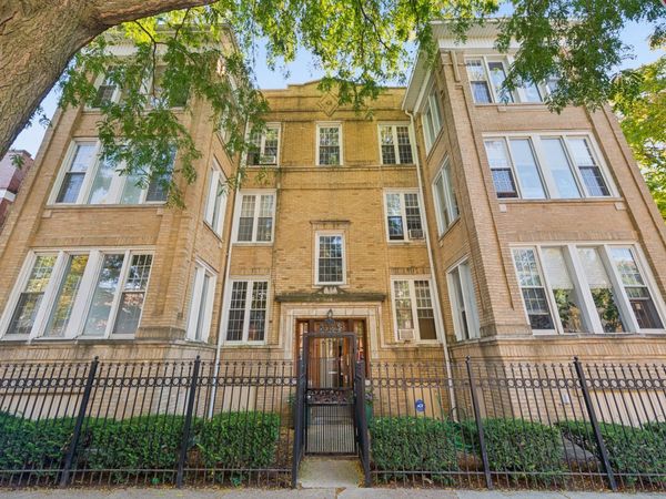 2457 W Eastwood Avenue , Unit 1, Chicago, IL 60625